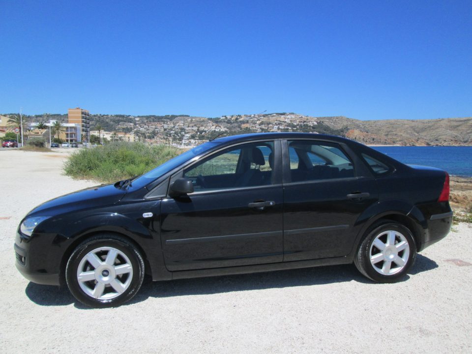 Ford Focus 1.6 Automatic Saloon